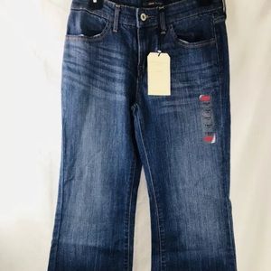 Levi’s Jeans 5 pocket Flare Dark Denim Size 6 New